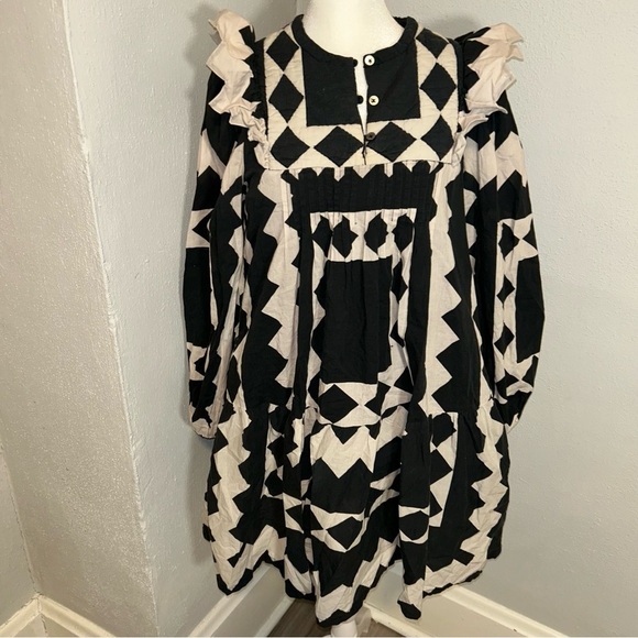 Sea New York Dresses & Skirts - Sea New York Black and Cream Long Sleeve Dress